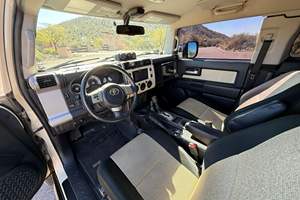 Toyota FJ Cruiser Trail Teams Edición Especial 2010 Usado, Motor V6, Tracción 4x4, Diferencial Trasero Bloqueable, Modificaciones Todoterreno - Product Image 4