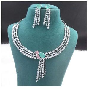 Exquisito conjunto de joyería American Diamond AD-Collar y pendientes de latón Calidad asegurada para novias y damas de honor - Product Image 1