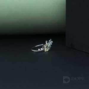 Bague de fiançailles unisexe en acier inoxydable avec moissanite solitaire certifiée IGI de 1,25 carat, ornée de petits accents en forme de poire et de marquise - Product Image 5