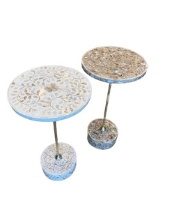 Table d'appoint artisanale en incrustation artistique de table de conception de fleur de nacre faite à la main de qualité supérieure pour la décoration intérieure moderne et traditionnelle - Product Image 1