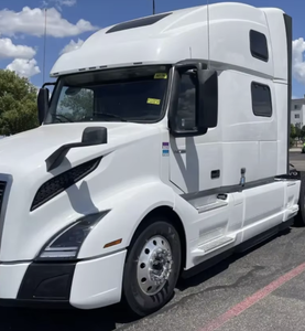 El mejor!! Camión con Cabina Dormitorio VOL_VO Usado en Excelentes Condiciones, Modelos 2024, 2023, 2022 - VNL64T860 - Product Image 1