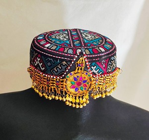 Chapeau traditionnel afghan pour femmes, vintage, fait à la main, ethnique pashtun, broderie florale, tissu, pince à cheveux - Product Image 2