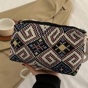 Marque de luxe Jacquard Tissu Lourd Nouvelle Mode Poly Coton Fil Teint Tissé Sacs Fourre-Tout pour Femmes Respirant Rembourrage - Product Image 2