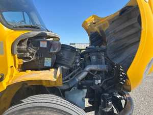 Camión de Plataforma M2 2020 – Potente Motor de 220 HP, Transmisión Automática de 7 Velocidades, Resistente y Duradero - Product Image 2