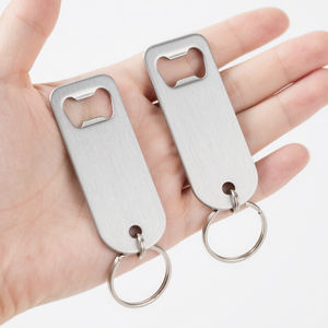 Cadeaux promotionnels bon marché porte-clés personnalisé avec logo laser métal acier inoxydable carte de crédit ouvre-bouteille de bière Service d'usinage - Product Image 1