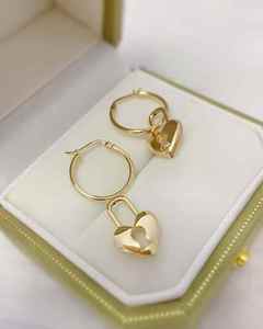 Pendientes <span class=keywords><strong>de</strong></span> <span class=keywords><strong>Oro</strong></span> Real <span class=keywords><strong>de</strong></span> 18K con Forma <span class=keywords><strong>de</strong></span> Corazón <span class=keywords><strong>de</strong></span> Lerca, Estilo Minimalista y Delicado, <span class=keywords><strong>Aro</strong></span> <span class=keywords><strong>de</strong></span> Corazón <span class=keywords><strong>de</strong></span> <span class=keywords><strong>Oro</strong></span> Puro para Mujer, Moderno y a la Moda - Product Image 5