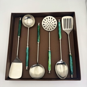 Ensemble de cuisine en acier inoxydable écologique avec manche en résine Royal Moderne Luxe Logo personnalisé Cadeau d'entreprise pour mariage - Product Image 4