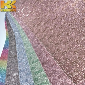Cuero Sintético PU con Patrón Grabado Brillante y Elegante de Fábrica Kinghope, Imitación de Cuero con Purpurina para la Parte Superior de Zapatos - Product Image 3