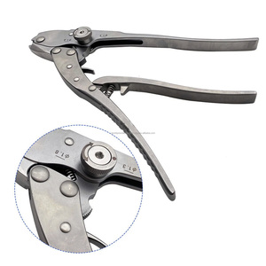 คีมจับสายเคเบิลกระดูกแบบแมนนวล สำหรับการกดกระดูก ทำจากเหล็กกล้าไร้สนิม เครื่องมือผ่าตัดระดับ Class II สำหรับดัดลวดและขึ้นรูปห่วง - Product Image 1