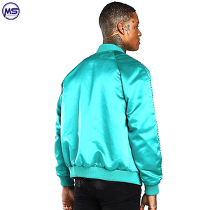 Vêtements d'extérieur Impression de logo personnalisé de haute qualité Nouveau design 2025 Polyester Veste en satin pour hommes - Product Image 3
