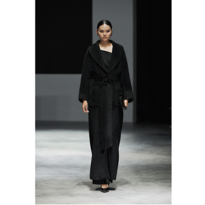 เสื้อโค้ทเทรนช์ดีไซน์ใหม่สำหรับผู้หญิง สง่างาม รุ่น VENETO ALPACA เสื้อโค้ทยาว ให้ความเงางามโดดเด่น สำหรับผู้หญิง ฤดูหนาว ทำจากขนอัลปาก้า SURI 100% - Product Image 1