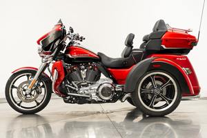 TUK 2021 CVO Tri-Glide Naranja Atardecer y Negro Disponible para Venta en 2023 2024 2025 con Rendimiento Completo - Product Image 4