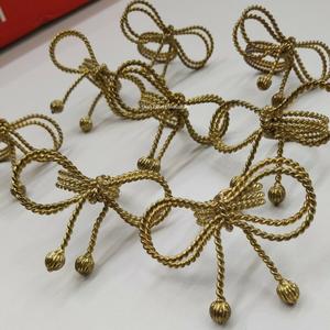 Anneaux de serviette en métal vintage, porte-serviettes en nœud papillon doré antique brillant pour les dîners de mariage, décoration de table - Product Image 6