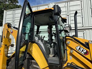 Retroexcavadora usada Premium 2022 Caterpillar 432 a la venta-Horas bajas y excelentes condiciones - Product Image 4