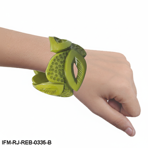 กำไลข้อมือเรซิ่นแกะสลักลายใบไม้สีเขียวมะกอกสไตล์วินเทจ ดีไซน์โดดเด่นสำหรับผู้หญิง - Product Image 6
