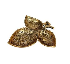 Cuenco de frutas secas de latón con diseño en forma de hoja Aspecto moderno Latón Dorado Brillante Pulido para decorar el hogar - Product Image 3