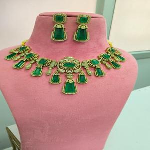 ชุดสร้อยคอคุณภาพพรีเมียม ดีไซน์สวยงาม งานประณีตหรูหรา เหมาะสำหรับงานแต่งงาน งานเฉลิมฉลอง และงานปาร์ตี้ มีหลายสีให้เลือก - Product Image 1