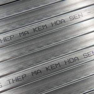 Tubes carrés en acier à section creuse soudés ERW en alliage, vente en gros d'usine, surface laminée à chaud, norme DIN, usage structurel - Product Image 2