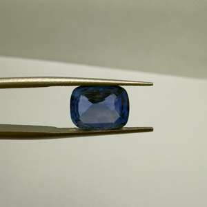 Coussin coupe bleu saphir pierre naturelle pierres précieuses précieuses pour la fabrication de bijoux Sri Lanka traité thermiquement - Product Image 2