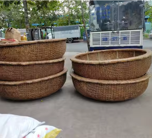 Viet Fargimex Bateau en bambou écologique Artisanat traditionnel pour une utilisation décorative et fonctionnelle - Product Image 1