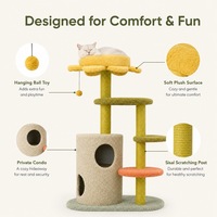 Structure d'escalade pour chat multi-niveaux moderne avec niche, poteaux à gratter en sisal écologiques, plateformes et jouet suspendu pour chats d'intérieur