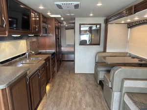 Fleetwood Flair 31W Usado del 2017 - Product Image 3