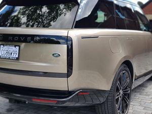 2023 Range Rover First Edition Batumi Gold SUV Twin Turbo V8 hautement équipé 100 Miles essence/gaz 8L moteur gauche AWD automatique - Product Image 4