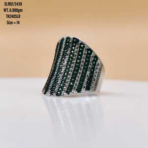 แหวนพลอยสีเขียวธรรมชาติพร้อมแหวนเพชรเพทายแข็งแหวนเงินสเตอริง925สำหรับปาร์ตี้และค็อกเทลสำหรับผู้หญิง - Product Image 1