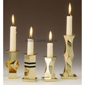 Ensemble de 3 bougeoirs différents en laiton et métal poli doré de première qualité formes personnalisées chandelier en métal fait à la main - Product Image 3