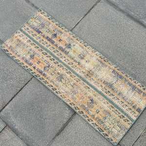 Alfombra Turca Vintage de 1.1x2.7 pies, Alfombra Pequeña Azul de Lana Ikat, Alfombra Ecológica con Respaldo de Látex - Product Image 4