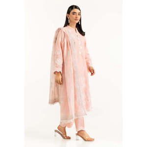 Sari Banarasi de poliéster rosa con dupatta estampada a mano, modelo IPD-44750, bordado, estilo indio-pakistaní, para verano. - Product Image 3