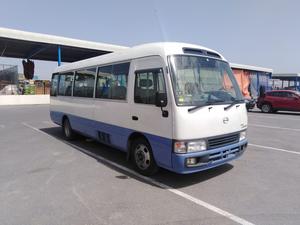 ฮีโน่ ลีสเซ่ 2 ปี 2020 เครื่องยนต์ 4.0 ลิตร ภายในหุ้มหนังสีเข้ม ขับเคลื่อนสี่ล้อ ระบบไฮบริดไฟฟ้า รถ SUV พร้อมแร็คหลังคาอะลูมิเนียมอัลลอย - Product Image 2