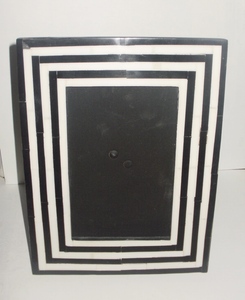 Cadre photo en bois fabriqué à la main Élégance intemporelle pour vos souvenirs par l'artisanat du croissant - Product Image 3