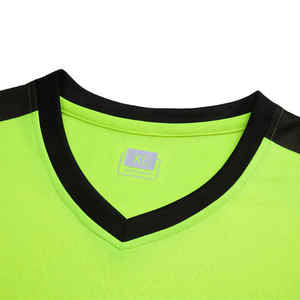 Uniforme de fútbol de poliéster 100% de alta calidad, nuevo diseño, ropa deportiva de manga corta de talla grande, transpirable para la temporada de invierno - Product Image 2