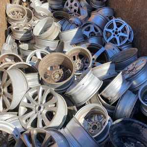 Déchets de jantes en alliage d'aluminium de haute pureté 99,9 %, qualité supérieure, approvisionnement en vrac, meilleur prix - Product Image 1