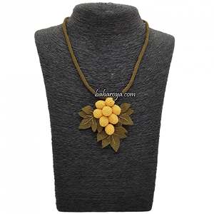 İğne Oyası Borulu Üzüm Kolye Hardal Sarısı Moda Halsızları - Product Image 1