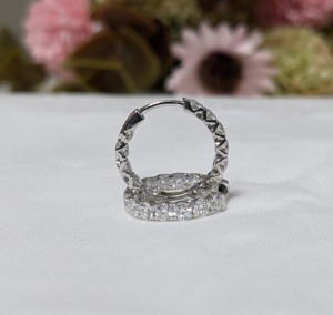 Boucles d'oreilles créoles en or blanc massif 10 carats avec diamant de laboratoire rond de 1,60 carat, cadeau d'anniversaire pour femme, bijoux en or blanc - Product Image 3