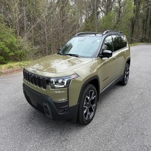 SUPER CLEAN 2025 JE-EP CHE-RO-KEE OVERLAND 4WD TRANSMISIÓN AUTOMÁTICA 4 CILINDROS - Product Image 1