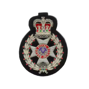 Blazer en fil métallique brodé à la main de la meilleure qualité Badges Taille personnalisée Matériel avec décoration en dentelle Logo personnalisé - Product Image 1