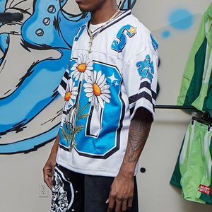 Maillot de football streetwear pour hommes en gros, T-shirt court personnalisé Tontons à col en V en maille brodée - Product Image 4