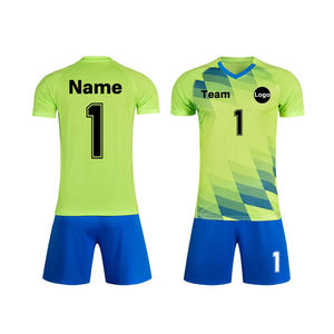 Uniforme de fútbol de color sólido de calidad superior para venta en línea al por mayor personalizado transpirable deportes sublimación Conjunto de camiseta de fútbol - Product Image 1