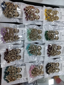 Style traditionnel perlé ombre pierre perle boucles d'oreilles pour les femmes superbe conception en alliage de Zinc bijoux de mode en gros - Product Image 3