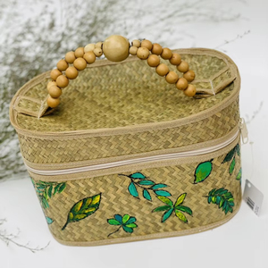 กระเป๋าแต่งหน้าแบบเปิดเป็นมิตรต่อสิ่งแวดล้อมสำหรับผู้หญิงทำมือจากหญ้าทรงโค้งธรรมชาติพร้อมที่จับสำหรับตกแต่งดอกไม้สองชิ้นที่ออกแบบอย่างประณีตเป็นมิตรต่อสิ่งแวดล้อม - Product Image 1