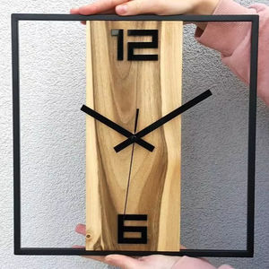 นาฬิกาแขวนผนังไม้แบบสั่งทำสุดน่ารักสำหรับการตกแต่งบ้านที่หรูหราตัวเรือนไม้ไผ่ทันสมัยพร้อมกุหลาบธรรมชาติสำหรับงานแต่งงาน - Product Image 1