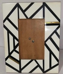 Nouvelle arrivée 2025 Design moderne cadre photo en bois de résine de taille personnalisée décoration de la maison tenture murale et article de table pour cadeaux - Product Image 5