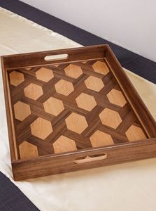 Plateau de service en bois adapté aux propriétaires d'animaux de compagnie, idéal pour placer les bols de nourriture et les abreuvoirs de manière propre. - Product Image 4
