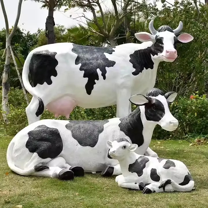 Giardino esterno in vetroresina scultura animale statua della mucca fatto a mano ornamento animale realistico centro commerciale per la decorazione