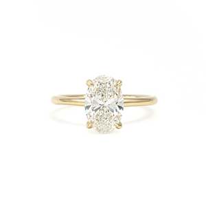 Anillo artesanal con diamante de corte ovalado de 2 quilates D-F VVS1-VS2, diamante cultivado en laboratorio en oro amarillo de 14K o 18K para uso diario o como regalo de aniversario. - Product Image 1