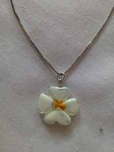 Cuentas de vidrio en forma de cereza hechas a medida, adecuadas para usar como colgantes, ideales para diseñadores de joyas para reventa - Product Image 3