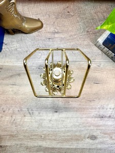 Porte-serviettes de table en métal finition or de luxe, parfait pour les repas quotidiens, la décoration festive et les cadeaux, fabriqué en Inde - Product Image 3